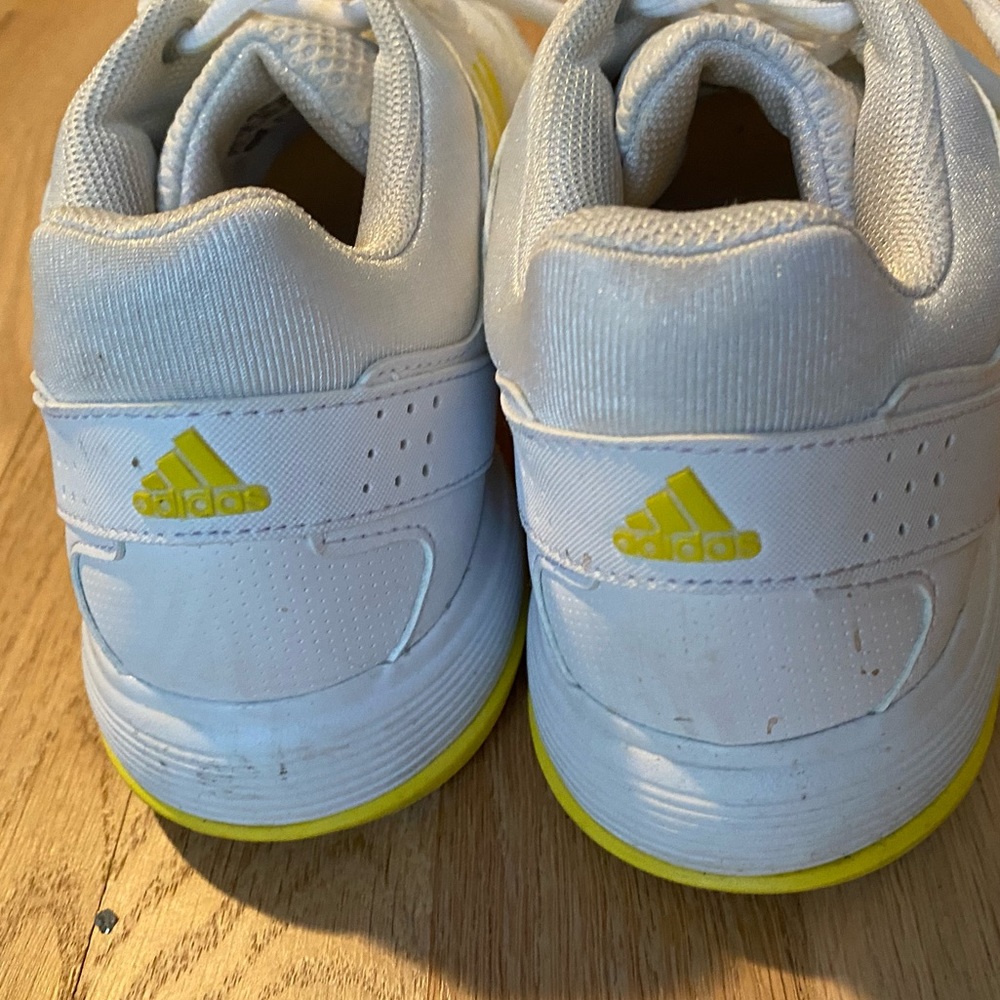 Women’s Adidas tennis shoe size 7.5 - Picture 5 of 11